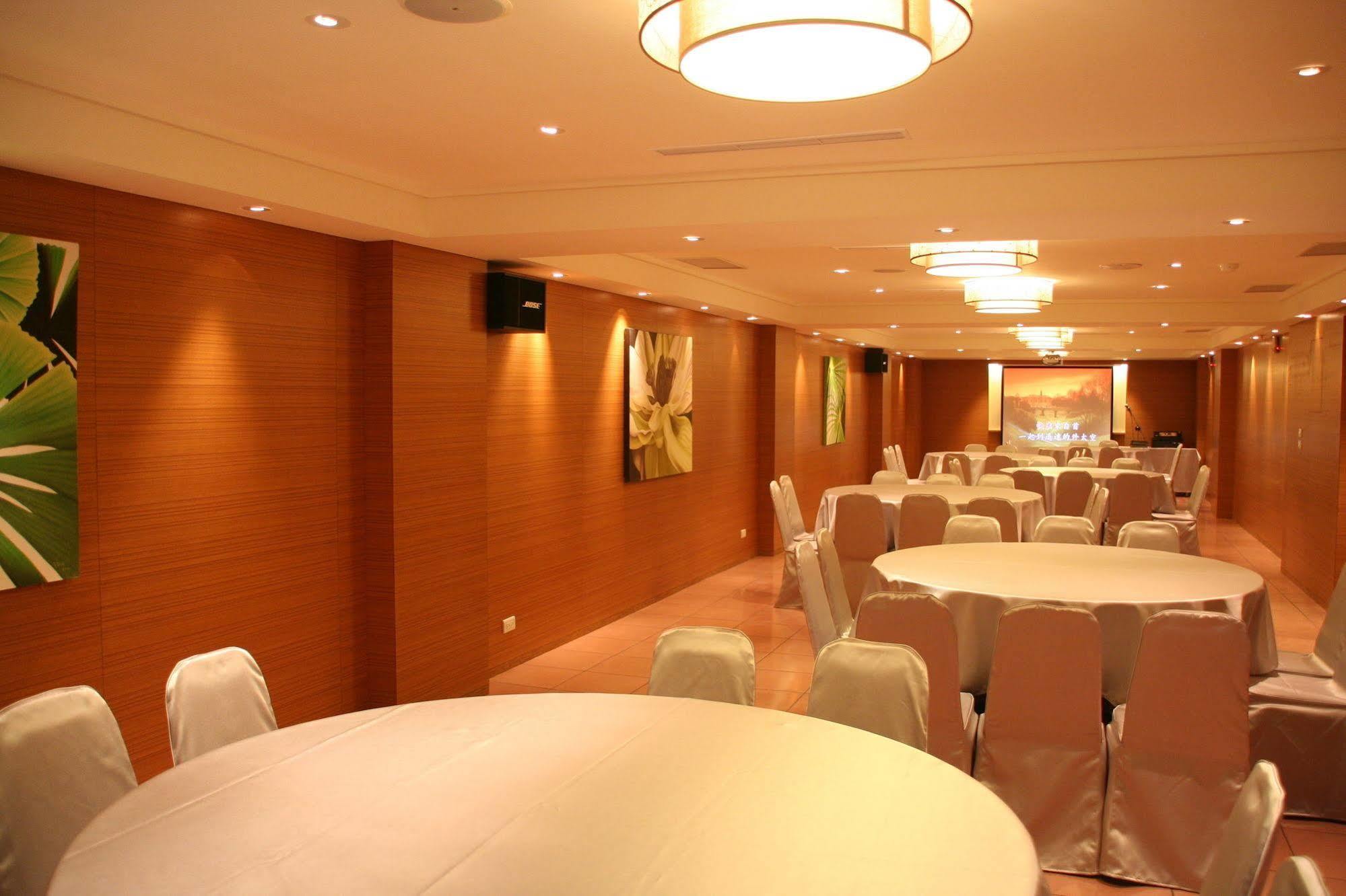 Taitung Bali Suites Hotel Exterior photo